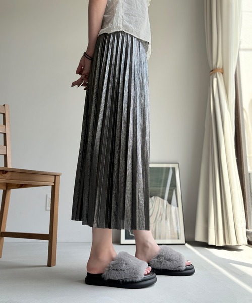 LUGG NAGG（ラグナグ）の「【厚底】ボリュームファースライドサンダル（サンダル・レディース・グレー/ブラック/ホワイト・M/L/LL/S）」の8枚目の写真