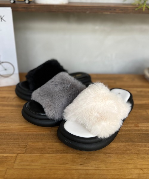 LUGG NAGG（ラグナグ）の「【厚底】ボリュームファースライドサンダル（サンダル・レディース・グレー/ブラック/ホワイト・M/L/LL/S）」の20枚目の写真