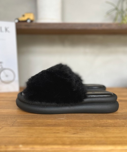 LUGG NAGG（ラグナグ）の「【厚底】ボリュームファースライドサンダル（サンダル・レディース・グレー/ブラック/ホワイト・M/L/LL/S）」の15枚目の写真