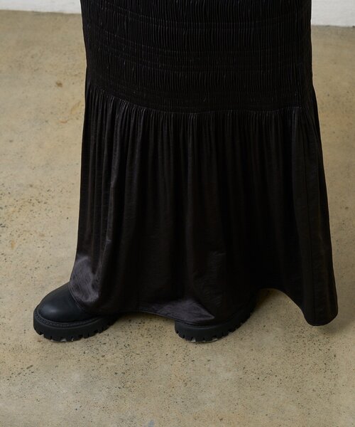 SHENERY（シーナリー）の「《揺れ動くシルエット》プリーツマキシスカート（スカート・レディース・ブラック/ベージュ・38/36）」の9枚目の写真