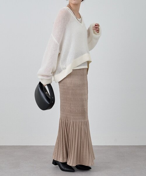 SHENERY（シーナリー）の「《揺れ動くシルエット》プリーツマキシスカート（スカート・レディース・ブラック/ベージュ・38/36）」の16枚目の写真