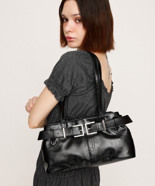 SLY(スライ)の「BELT SHOULDER BAG ベルト ショルダーバッグ(ショルダーバッグ・レディース・レッド/ベージュ/ブラック・FREE)」の15枚目の写真