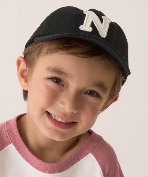 b・ROOM(ビールーム)の「アソートロゴアップリケキャップ(キャップ・キッズ・モスグリーン/レッド/ブラック・53cm)」の2枚目の写真