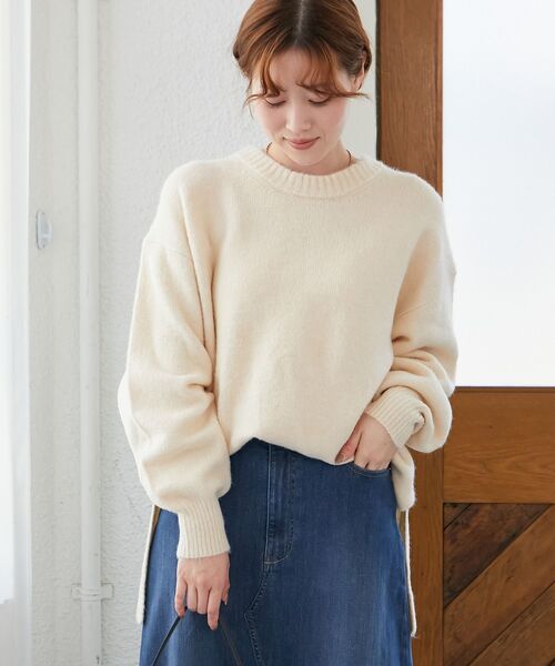 le.coeur blanc(ルクールブラン)の「《WEB限定アイテム》ワイドシルエットクルーネックプルオーバー(ニット/セーター・レディース・アイボリー/サックスブルー/ベージュ/ライトグレー/ブラック・38)」の17枚目の写真
