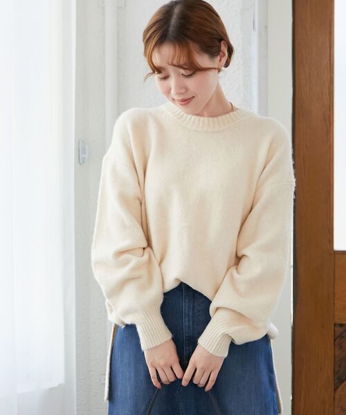 le.coeur blanc(ルクールブラン)の「《WEB限定アイテム》ワイドシルエットクルーネックプルオーバー(ニット/セーター・レディース・アイボリー/サックスブルー/ベージュ/ライトグレー/ブラック・38)」の18枚目の写真