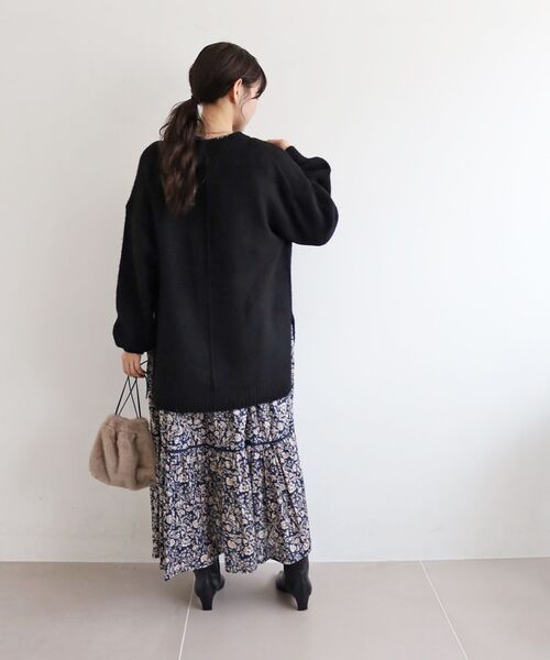 le.coeur blanc(ルクールブラン)の「《WEB限定アイテム》ワイドシルエットクルーネックプルオーバー(ニット/セーター・レディース・アイボリー/サックスブルー/ベージュ/ライトグレー/ブラック・38)」の7枚目の写真