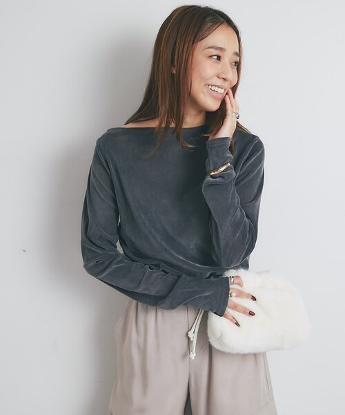 un dix cors(アンディコール)の「《さりげない透け感》シアーベロアオフショルタックプルオーバー(Tシャツ/カットソー・レディース・チャコールグレー/アイボリー/ブラック・FREE)」の8枚目の写真