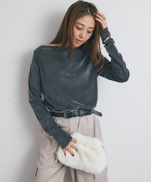 un dix cors(アンディコール)の「《さりげない透け感》シアーベロアオフショルタックプルオーバー(Tシャツ/カットソー・レディース・チャコールグレー/アイボリー/ブラック・FREE)」の21枚目の写真
