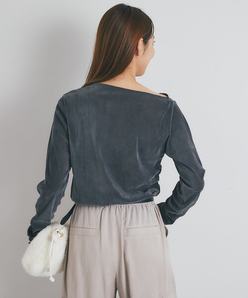 un dix cors(アンディコール)の「《さりげない透け感》シアーベロアオフショルタックプルオーバー(Tシャツ/カットソー・レディース・チャコールグレー/アイボリー/ブラック・FREE)」の5枚目の写真