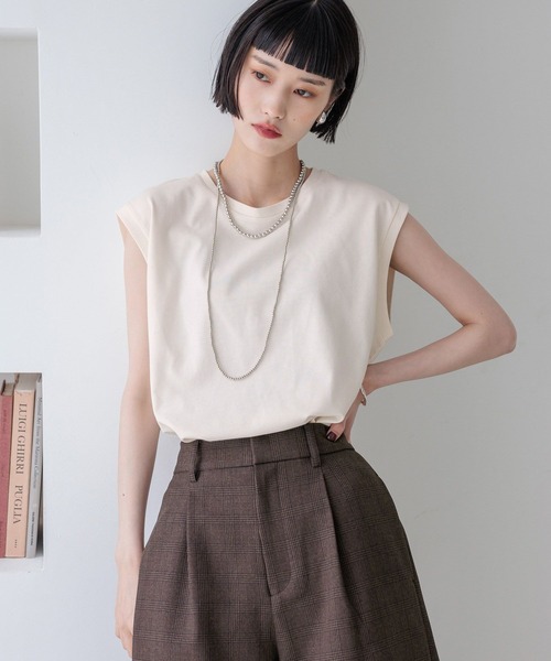 LOWRYS FARM(ローリーズファーム)の「ベーシックノースリーブ 580987(Tシャツ/カットソー・レディース・オフホワイト/ブラック/ピンク・FREE)」の2枚目の写真