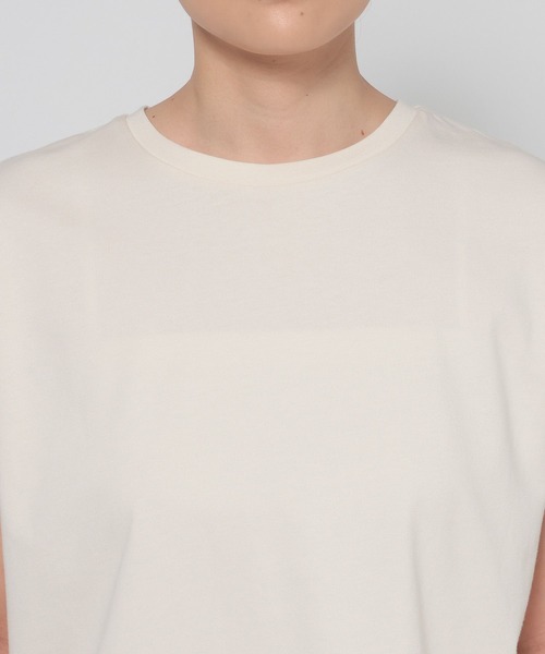 LOWRYS FARM(ローリーズファーム)の「ベーシックノースリーブ 580987(Tシャツ/カットソー・レディース・オフホワイト/ブラック/ピンク・FREE)」の16枚目の写真