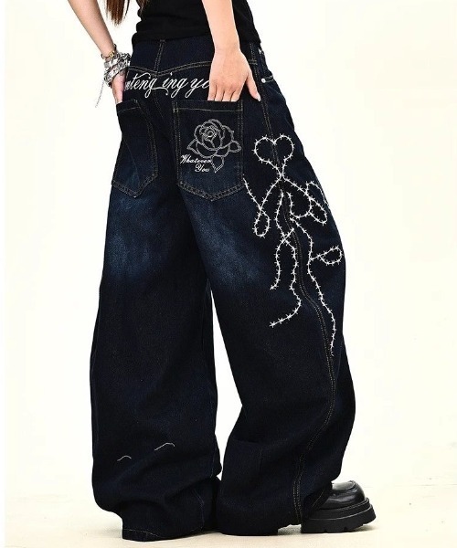 セール バックローズ刺繍ロゴカーブワイドデニムパンツ デニムパンツ SHEENA シーナ のファッション通販