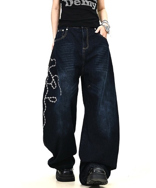 SHEENA(シーナ)の「バックローズ刺繍ロゴカーブワイドデニムパンツ(デニムパンツ・レディース・ブルー/インディゴブルー・S/M/L)」の12枚目の写真