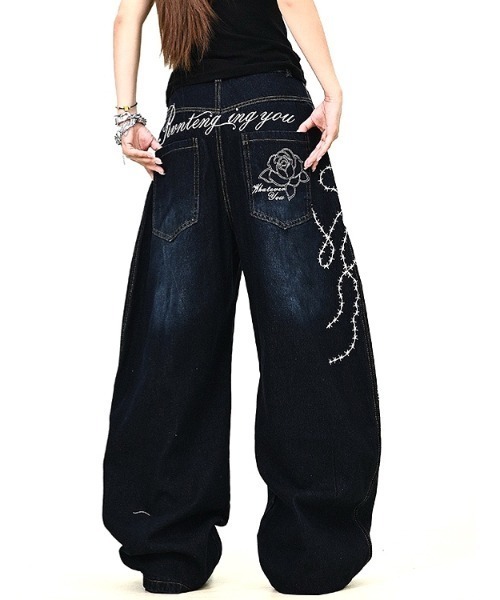 SHEENA(シーナ)の「バックローズ刺繍ロゴカーブワイドデニムパンツ(デニムパンツ・レディース・ブルー/インディゴブルー・S/M/L)」の17枚目の写真