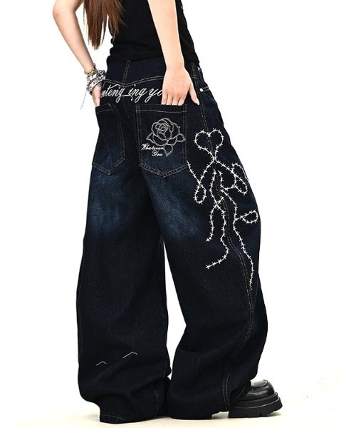 SHEENA(シーナ)の「バックローズ刺繍ロゴカーブワイドデニムパンツ(デニムパンツ・レディース・ブルー/インディゴブルー・S/M/L)」の19枚目の写真