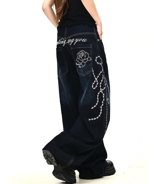 SHEENA(シーナ)の「バックローズ刺繍ロゴカーブワイドデニムパンツ(デニムパンツ・レディース・ブルー/インディゴブルー・S/M/L)」の21枚目の写真