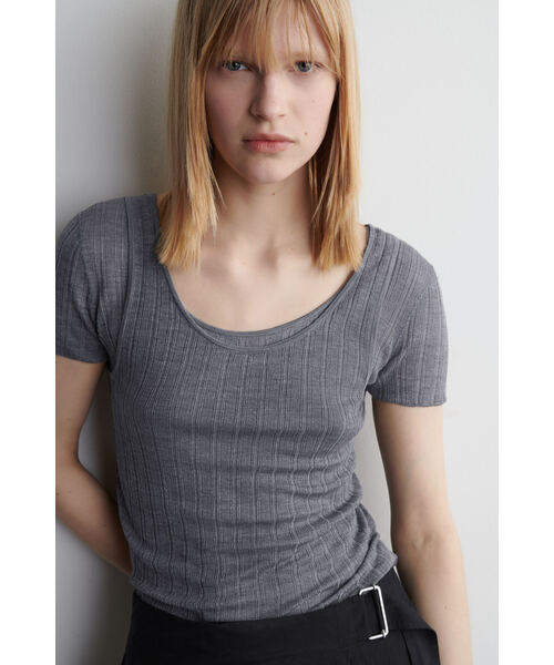 COS(コス)の「リブニットシルクタンクトップ(タンクトップ・レディース・グレー系その他・M/S/XS/L)」の5枚目の写真