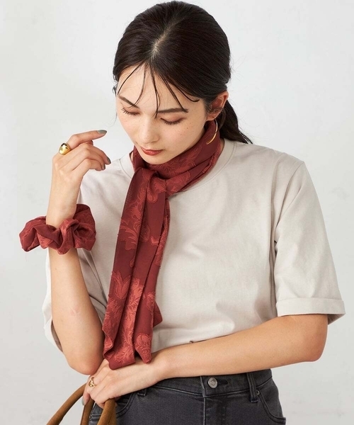 a.v.v（アーヴェヴェ）の「ボウタイスカーフシュシュセット（ストール/ショール・レディース・ネイビー/ブラウン・38）」の18枚目の写真