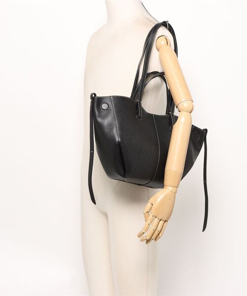 andrea cardone（アンドレアカルドネ）の「【ANDREA CARDONE】センターシームレザーハンドバッグ(Q56392)（ハンドバッグ・レディース・グレイッシュベージュ/ブラック・ALL）」の8枚目の写真