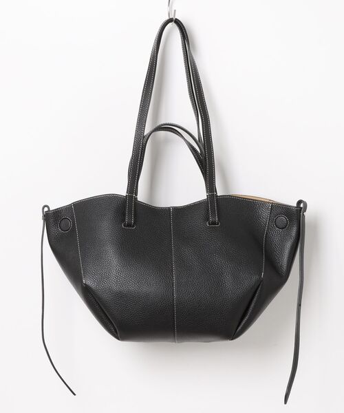 andrea cardone（アンドレアカルドネ）の「【ANDREA CARDONE】センターシームレザーハンドバッグ(Q56392)（ハンドバッグ・レディース・グレイッシュベージュ/ブラック・ALL）」の9枚目の写真