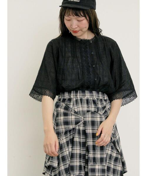 Samansa Mos2（サマンサ モスモス）の「ドビーストライプレースブラウス（シャツ/ブラウス・レディース・ベージュ/ブラック/オフホワイト・F）」の22枚目の写真