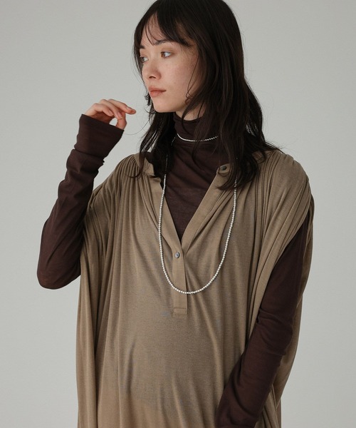 BABYLONE(バビロン)の「シアーツイストフライスハイネックカットソー(Tシャツ/カットソー・レディース・ホワイト/ブラック/ブラウン・フリー)」の3枚目の写真