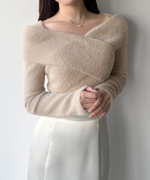 mipiarl(ミピアール)の「オフショル風シャギークロスニットトップス(ニット/セーター・レディース・アイボリー/ピンクベージュ/チャコール・MEDIUM/LARGE)」の7枚目の写真