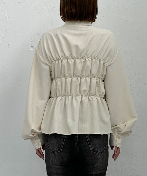 archives(アルシーヴ)の「シャーリングペプラムシャツ(シャツ/ブラウス・レディース・ブルー/アイボリー/ブラック・MEDIUM)」の15枚目の写真