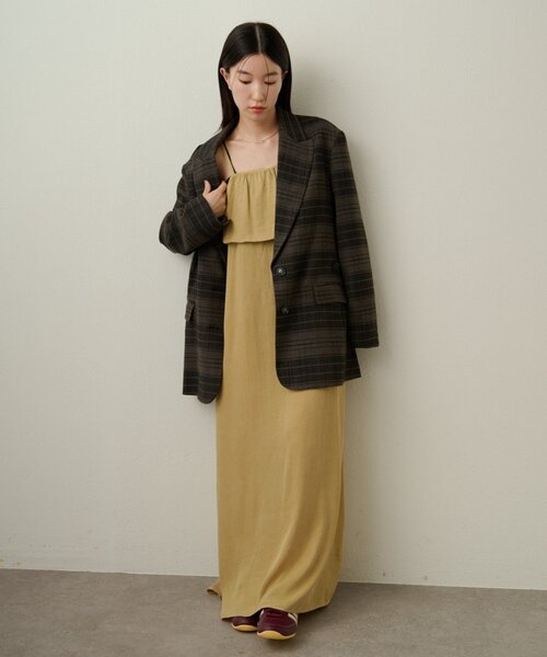 Omekashi（オメカシ）の「フリルキャミワンピース（ワンピース・レディース・ベージュ/ブラウン/オフホワイト・36/38）」の3枚目の写真