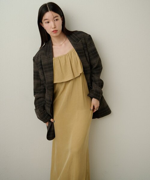 Omekashi（オメカシ）の「フリルキャミワンピース（ワンピース・レディース・ベージュ/ブラウン/オフホワイト・36/38）」の8枚目の写真