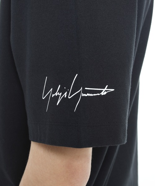 Y-3(ワイスリー)の「Y-3 NBHD LOGO TEE(Tシャツ/カットソー・メンズ・ブラック・LARGE/MEDIUM/SMALL/X-SMALL/XX-SMALL/XX-LARGE/X-LARGE)」の2枚目の写真