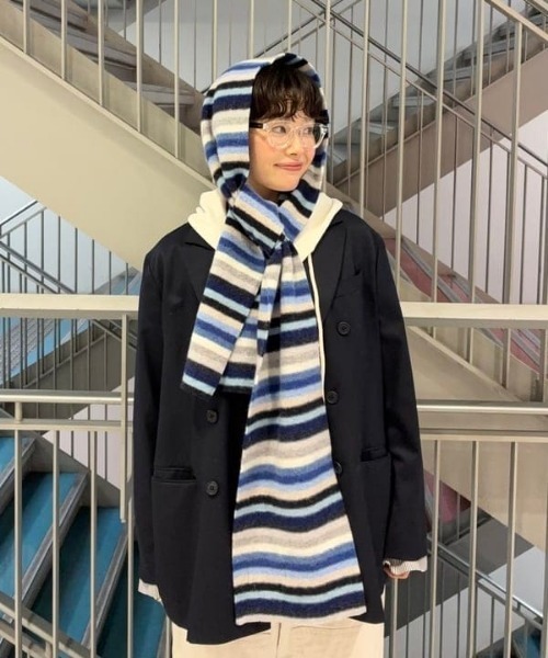 ROBERT MACKIE（ロバートマッキー）の「【別注】ROBERT MACKIE / マルチボーダー マフラー（マフラー・レディース・ブルー/レッド・ONE SIZE）」の3枚目の写真