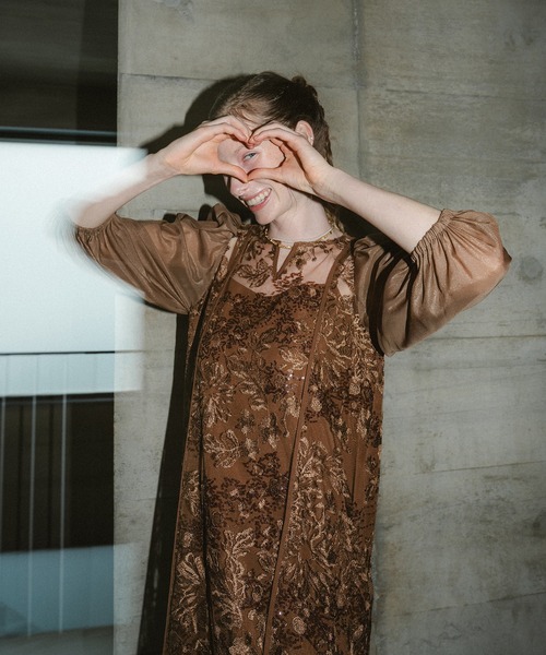et.UNiVER(エトユニベール)の「Detachable sleeve dress(ドレス・レディース・ブラウン/ブラック/グレー・LARGE/SMALL/MEDIUM)」の4枚目の写真