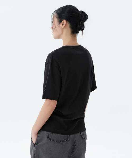 MUSINSA STANDARD WOMAN（ムシンサスタンダードウーマン）の「ウィメンズリラックスフィットクルーネックTシャツ[ブラック]（Tシャツ/カットソー・レディース・その他・SMALL/X-SMALL/LARGE/MEDIUM/X-LARGE）」の8枚目の写真