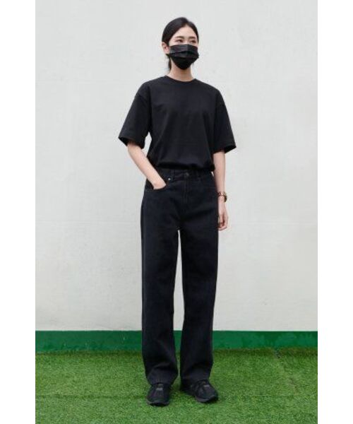 MUSINSA STANDARD WOMAN（ムシンサスタンダードウーマン）の「ウィメンズリラックスフィットクルーネックTシャツ[ブラック]（Tシャツ/カットソー・レディース・その他・SMALL/X-SMALL/LARGE/MEDIUM/X-LARGE）」の3枚目の写真