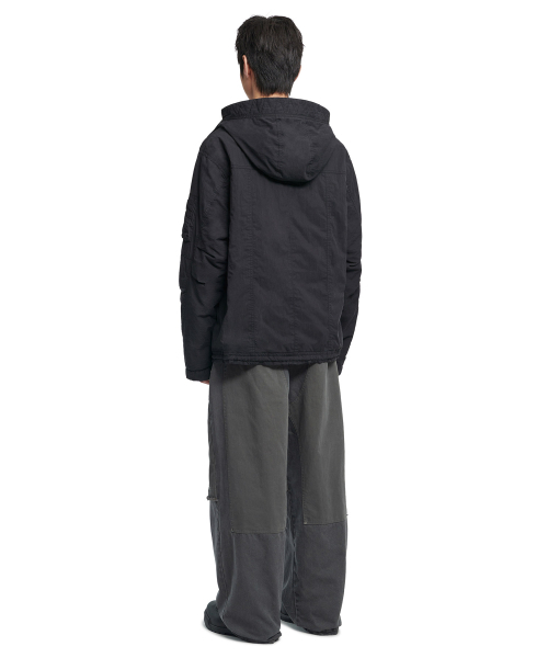 NOMANUAL(NOMANUAL)の「HOODED FLIGHT JUMPER - BLACK(ミリタリージャケット・レディース・その他・SMALL/MEDIUM/LARGE)」の5枚目の写真