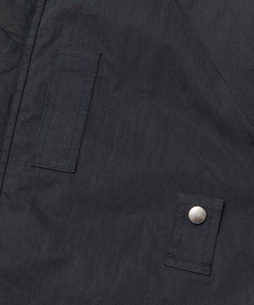 NOMANUAL(NOMANUAL)の「HOODED FLIGHT JUMPER - BLACK(ミリタリージャケット・レディース・その他・SMALL/MEDIUM/LARGE)」の7枚目の写真