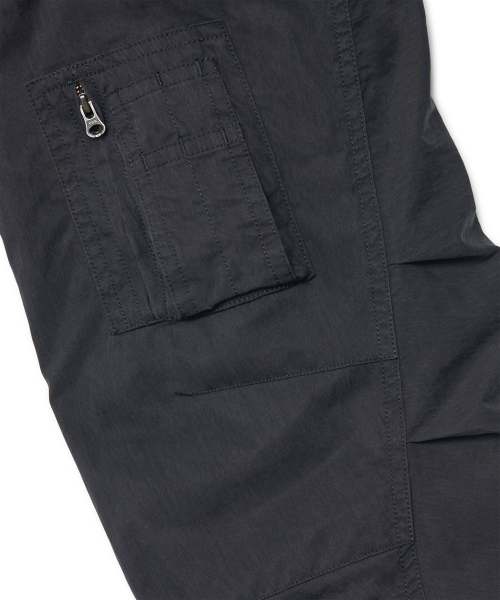 NOMANUAL(NOMANUAL)の「HOODED FLIGHT JUMPER - BLACK(ミリタリージャケット・レディース・その他・SMALL/MEDIUM/LARGE)」の10枚目の写真