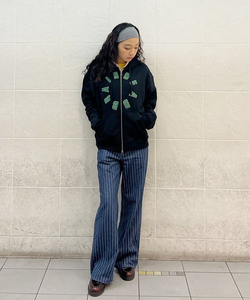 BRAIN DEAD（ブレインデット）の「【BRAIN DEAD/ブレインデッド】 COLLEGIATE ZIP UP HOODIE BDF25T20004785BK01（パーカー・レディース・ブラック・SMALL/MEDIUM）」の2枚目の写真