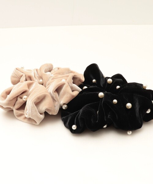 NOLLEY’S（ノーリーズ）の「パールベロアシュシュ（シュシュ・レディース・ブラック/ベージュ・FREE）」の11枚目の写真