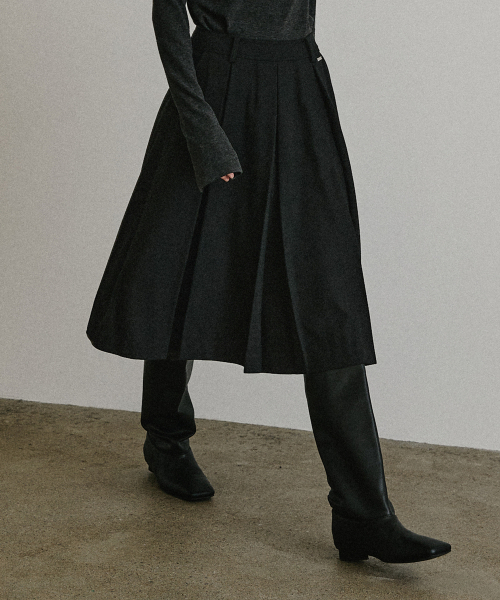 ARTID(アルティーダ)の「ウールリバースプリーツミディスカート_BLACK(スカート・レディース・ブラック・SMALL/MEDIUM)」の2枚目の写真