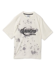 adidas（アディダス）の「adidas ADILENIUM 5.0 GRAPHIC TEE / アディダス グラフィック ティー（Tシャツ/カットソー）」