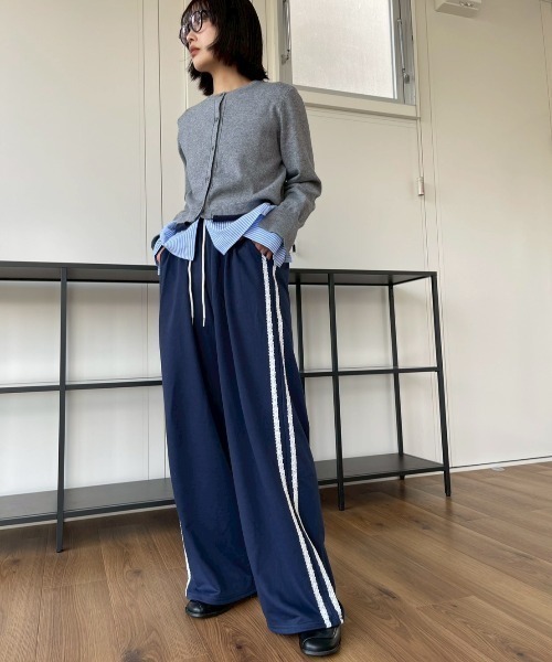 AMAIL(アマイル)の「Line Sweat Pants(スウェットパンツ・レディース・ブラック/ネイビー・FREE)」の3枚目の写真
