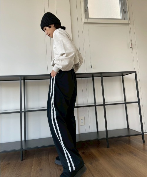 AMAIL(アマイル)の「Line Sweat Pants(スウェットパンツ・レディース・ブラック/ネイビー・FREE)」の8枚目の写真