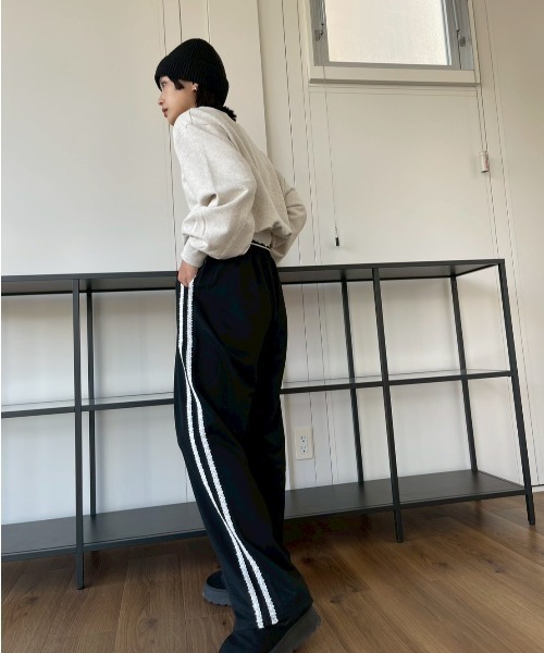 AMAIL(アマイル)の「Line Sweat Pants(スウェットパンツ・レディース・ブラック/ネイビー・FREE)」の10枚目の写真