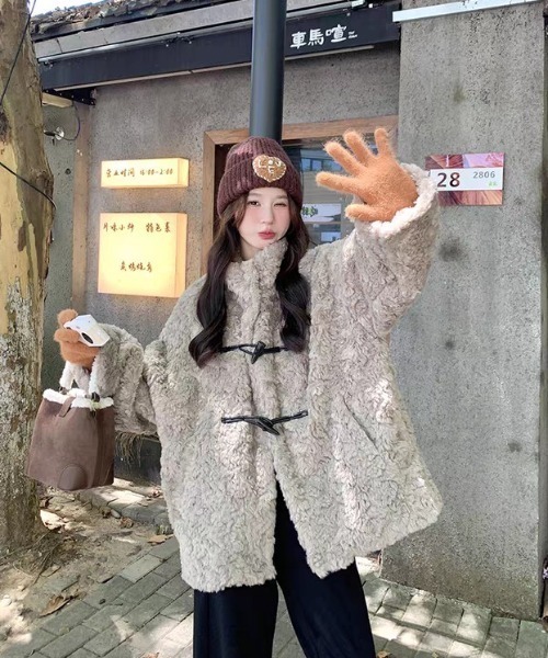 FAVORITO(ファヴォリート)の「ボアコート(ブルゾン・レディース・グレー・M/L/XL)」の16枚目の写真