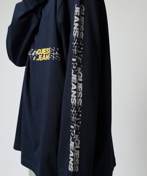 GUESS JEANS（ゲスジーンズ）の「GUESS JEANS 袖プリントスウェットロンT（スウェット・メンズ・ネイビー・XL/S/M/L）」の13枚目の写真