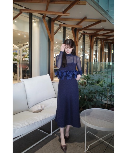 MISTREASS(ミストレアス)の「Ribbon Nep Yarn Knit Set Up With Sheer Top(ワンピース・レディース・アイボリー/ネイビー・FREE)」の12枚目の写真