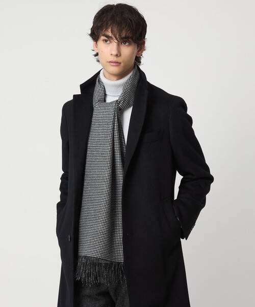 UNITED ARROWS（ユナイテッドアローズ）の「カシミヤ リバーシブル ハウンドトゥース マフラー（マフラー・メンズ・ブラック/ネイビー・FREE）」の11枚目の写真