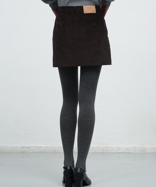 GENERAL IDEA（ジェネラルアイデア）の「【GENERAL IDEA】ヴィンテージコーデュロイミニスカート / VINTAGE CORDUROY MINI SKIRT（スカート・レディース・ダークブラウン/キャメル・S/M/L）」の4枚目の写真